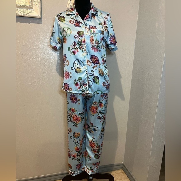 Other - Silky pajama set size small